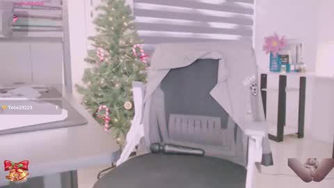 shyn_22 online show from December 17, 2025, 5:13 am