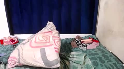 shyqueen25 online show from February 7, 2026, 9:07 pm