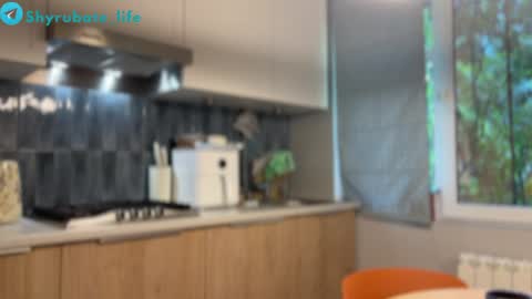 Snapshot of shyrubate chatting on June 1, 2026, 7:21 am Aurora online show from June 1, 2026, 7:21 am
