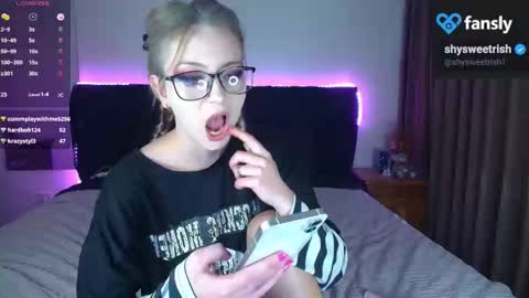 Snapshot of shysweetrish chatting on March 6, 2025, 6:08 am shysweetrish online show from March 6, 2025, 6:08 am