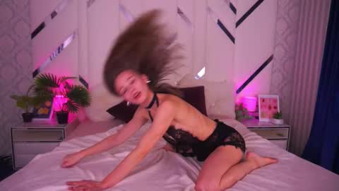 shyysiren online show from November 18, 2025, 3:49 pm