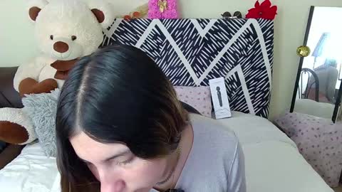 Sia online show from April 13, 2026, 12:32 pm