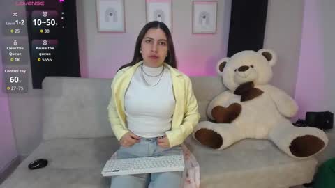 Sia online show from November 18, 2025, 10:36 pm