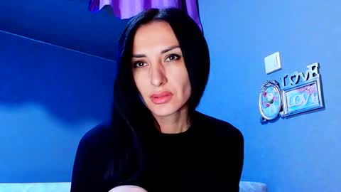 Siaconna online show from November 10, 2025, 7:18 am