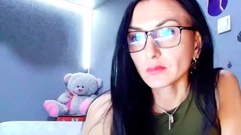 Siaconna online show from February 19, 2026, 7:04 am