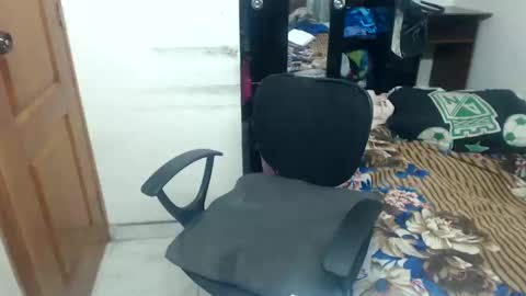 sara online show from February 12, 2025, 7:13 pm