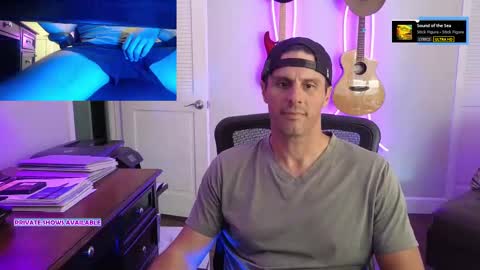 Snapshot of sidesnack chatting on October 7, 2025, 8:17 pm SideSnack online show from October 7, 2025, 8:17 pm