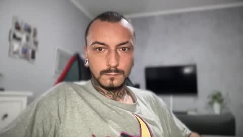 sidvicious23cm online show from October 23, 2025, 5:01 pm