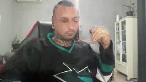 sidvicious23cm online show from December 22, 2025, 5:54 pm