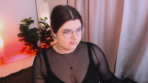 Snapshot of siena_aa chatting on May 22, 2026, 7:52 pm Siena online show from May 22, 2026, 7:52 pm