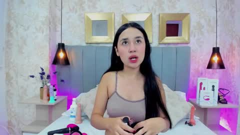 Camila Vargas online show from February 12, 2025, 11:51 am