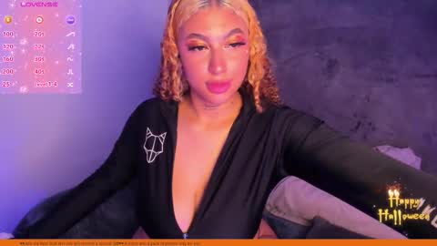sienna_lux online show from October 17, 2025, 1:46 pm