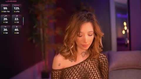 Sienna online show from October 16, 2025, 5:25 pm