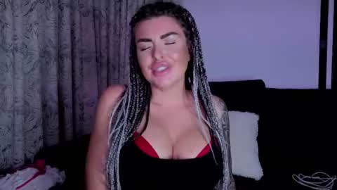 Snapshot of siennalove888_ chatting on August 5, 2026, 9:06 pm SiennaLove888 online show from August 5, 2026, 9:06 pm