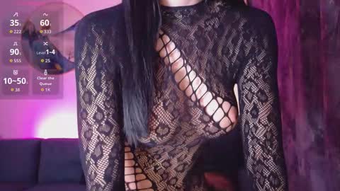 Sienna online show from March 1, 2026, 8:22 pm