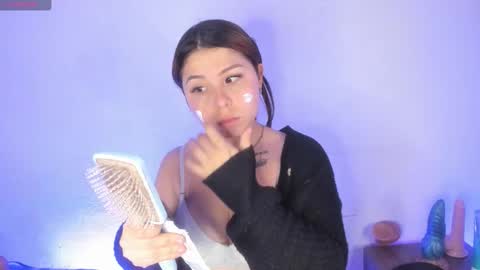 Sienna online show from November 12, 2025, 12:27 pm