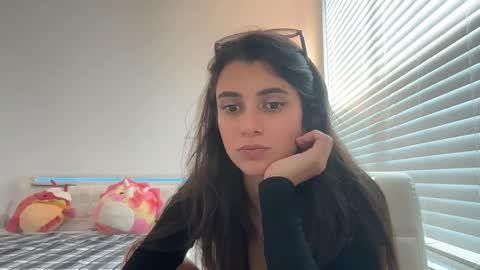 Sienna online show from October 1, 2025, 5:30 pm