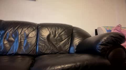 R online show from October 28, 2025, 8:18 am