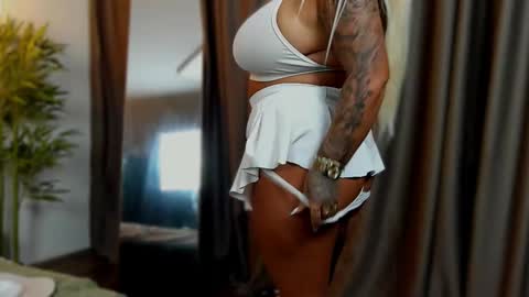 Snapshot of sierra_quinn chatting on September 14, 2025, 7:51 am Sierra online show from September 14, 2025, 7:51 am