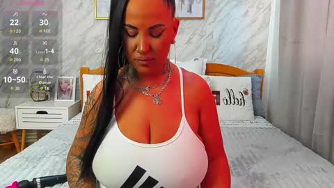 Snapshot of sierra_quinn chatting on September 21, 2025, 6:59 am Sierra online show from September 21, 2025, 6:59 am