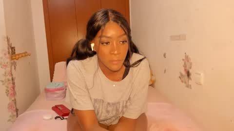 sierra_violet online show from April 15, 2026, 6:59 pm