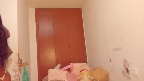 sierra_violet online show from April 25, 2026, 4:37 pm