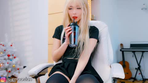 OF   instagram sigmaasian twitter sigmasian online show from December 29, 2024, 5:31 am