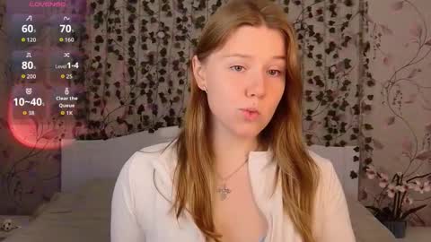 Chloe online show from September 18, 2025, 4:36 am