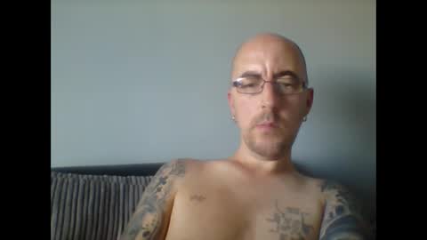 Silent V online show from September 9, 2025, 12:59 pm