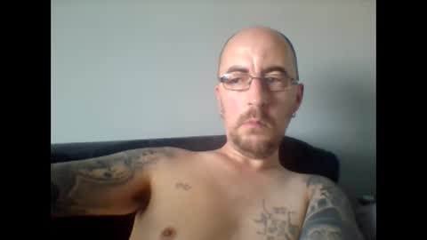 Silent V online show from September 19, 2025, 12:28 pm