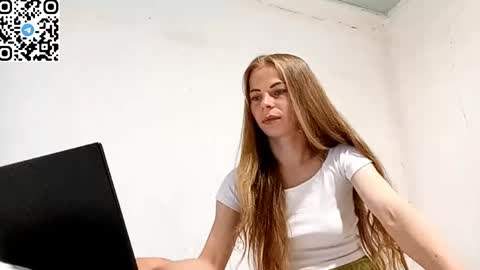 Snapshot of silentpassion567 chatting on June 1, 2026, 8:32 pm JULIANA online show from June 1, 2026, 8:32 pm
