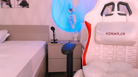 silk_ann online show from February 1, 2026, 6:23 am