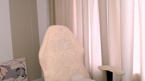 silk_ann online show from April 5, 2026, 5:15 am