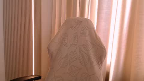 Snapshot of silk_ann chatting on June 16, 2026, 10:18 am silk_ann online show from June 16, 2026, 10:18 am