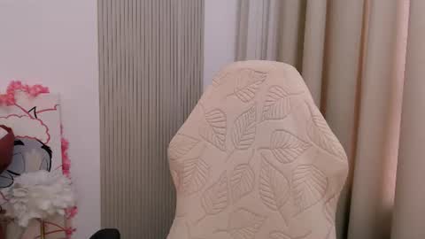 Snapshot of silk_ann chatting on June 17, 2026, 9:12 am silk_ann online show from June 17, 2026, 9:12 am
