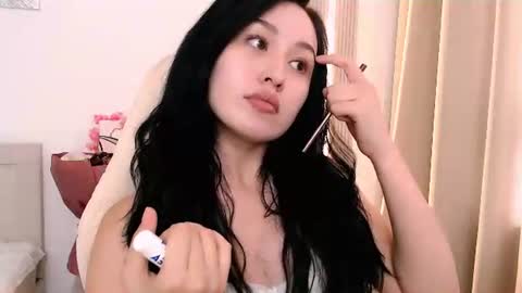 Snapshot of silk_ann chatting on June 27, 2026, 2:01 pm silk_ann online show from June 27, 2026, 2:01 pm
