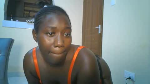 Snapshot of silky_aura chatting on May 20, 2026, 8:26 pm Memoo online show from May 20, 2026, 8:26 pm