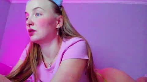 Mila online show from January 10, 2026, 7:54 am