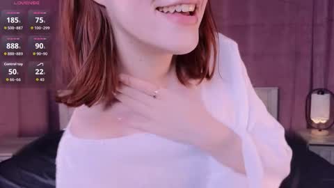 silly___woman online show from September 27, 2025, 2:33 pm