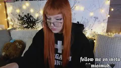 Snapshot of silly_soul chatting on December 13, 2025, 11:32 pm Mia online show from December 13, 2025, 11:32 pm