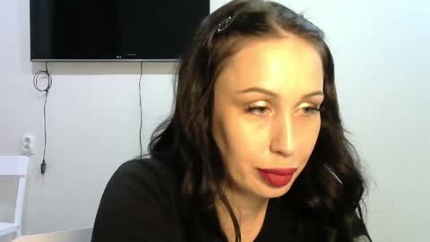 Snapshot of silver_still chatting on April 15, 2026, 5:42 pm silver_still online show from April 15, 2026, 5:42 pm