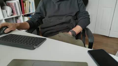 Snapshot of silvertongueduk1 chatting on October 16, 2025, 9:21 am silvertongueduk1 online show from October 16, 2025, 9:21 am