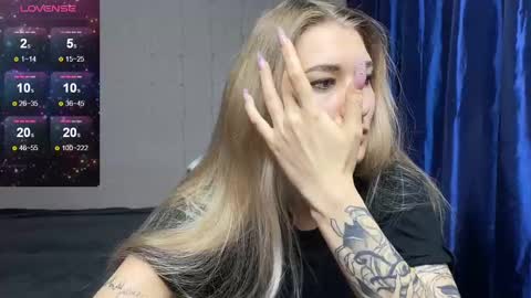 Silvia online show from February 19, 2025, 5:06 pm