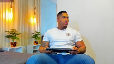 simeone_panda online show from December 26, 2024, 11:43 am