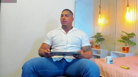 simeone_panda online show from January 12, 2025, 12:33 pm