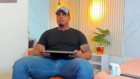 simeone_panda online show from January 18, 2025, 12:04 pm