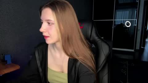 simikiss online show from May 8, 2026, 9:58 am