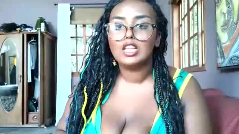 Simin Fox online show from April 3, 2026, 5:22 pm