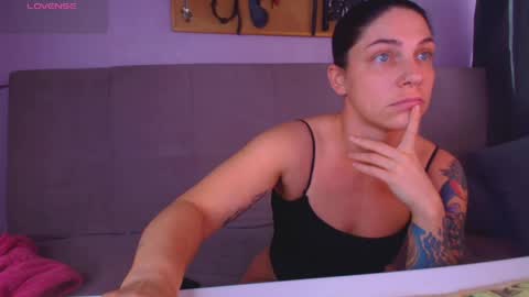 simona_moonshine online show from April 19, 2026, 4:45 am