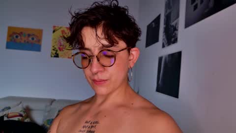 Sim. online show from November 3, 2025, 6:53 pm